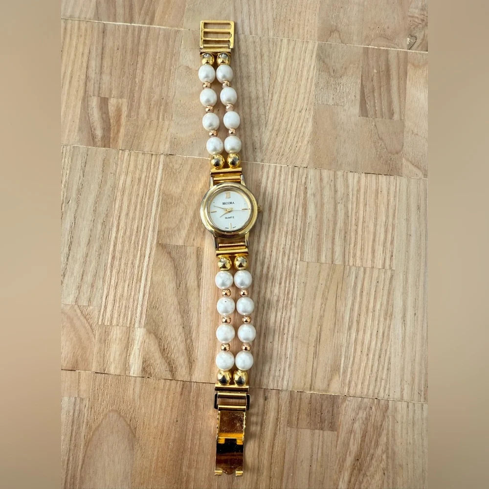 Vintage becora ladies gold tone fashion pearl bracelet watch NEW BATTERY